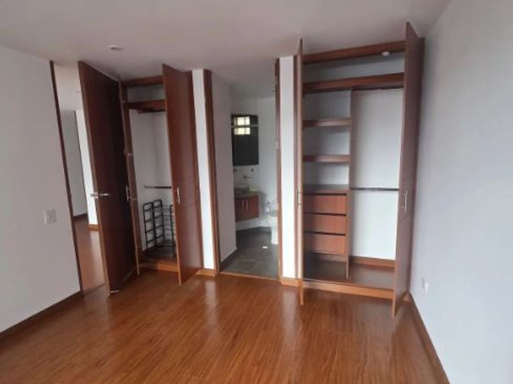 Apartaestudio en venta en Los Cedritos, Bogotá, 43 m² · foto 5 de 18