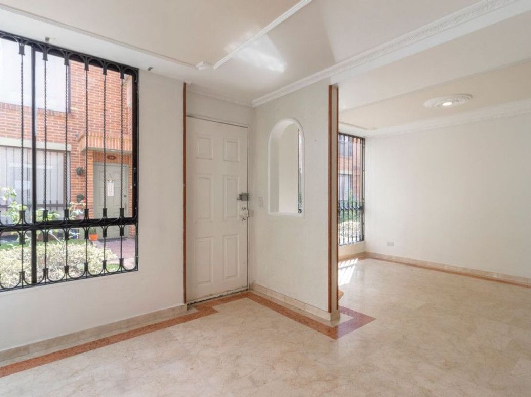Casa de 3 alcobas en venta en Cr Versalles Real Et. Ii, Bogotá, 113 m² · foto 3 de 19