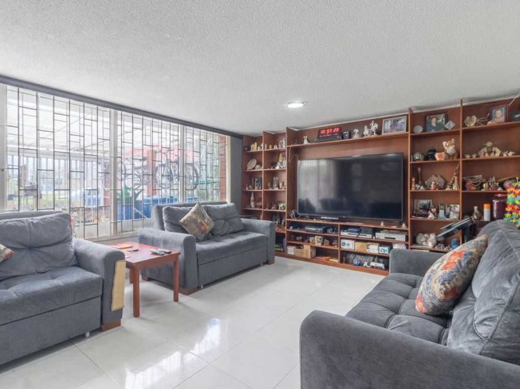 Casa de 5 alcobas en venta en La Patria, Bogotá, 186 m² · foto 3 de 20