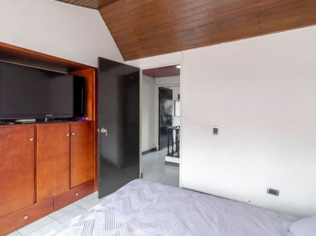 Casa de 5 alcobas en venta en La Patria, Bogotá, 186 m² · foto 10 de 20