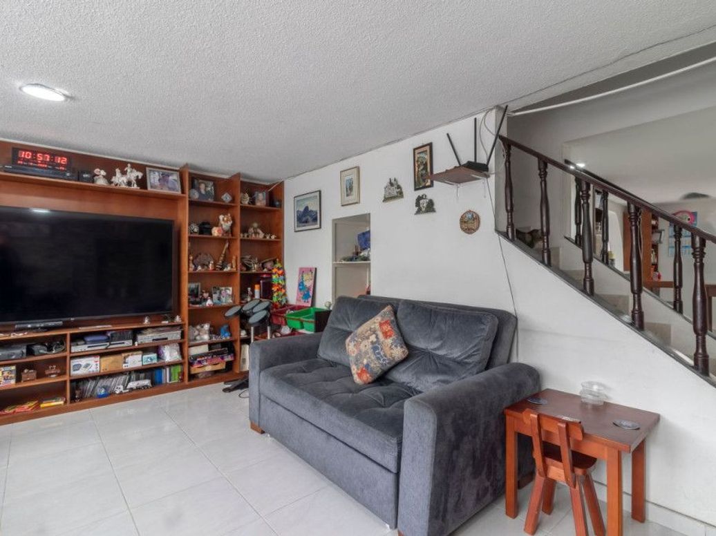 Casa de 5 alcobas en venta en La Patria, Bogotá, 186 m² · foto 2 de 20