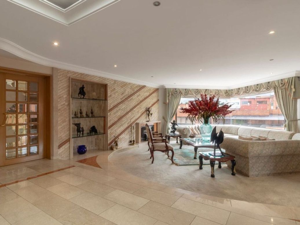 Apartamento de 4 alcobas en venta en La Carolina, Bogotá, 430 m² · foto 2 de 20