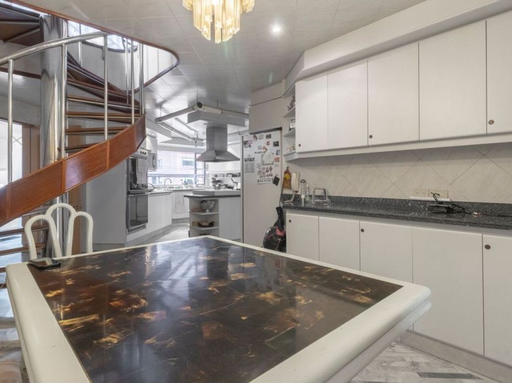 Apartamento de 4 alcobas en venta en La Carolina, Bogotá, 430 m² · foto 11 de 20