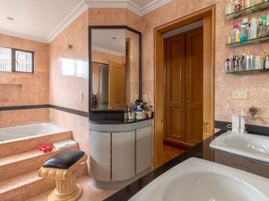 Apartamento de 4 alcobas en venta en La Carolina, Bogotá, 430 m² · foto 18 de 20
