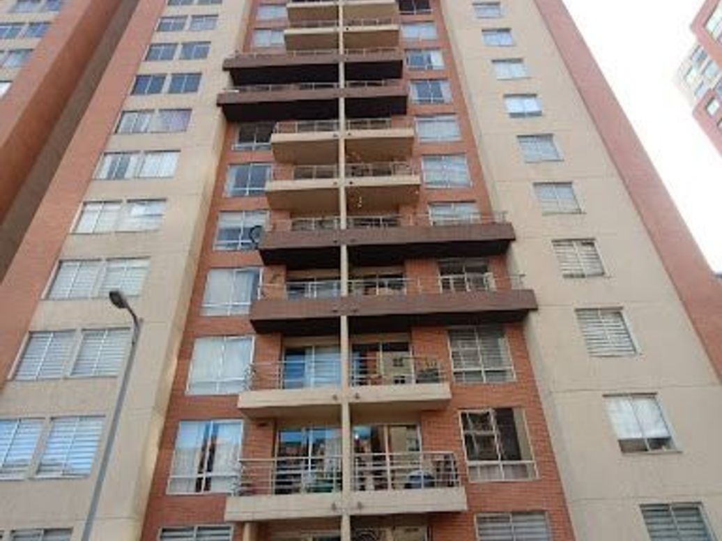 Apartamento de 3 alcobas en venta en Castilla, Bogotá, 78 m² · foto 2 de 20