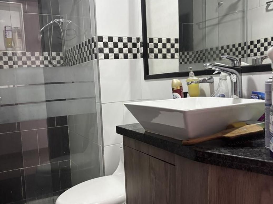 Apartamento de 3 alcobas en venta en Cedro Narvaez, Bogotá, 69 m² · foto 14 de 20