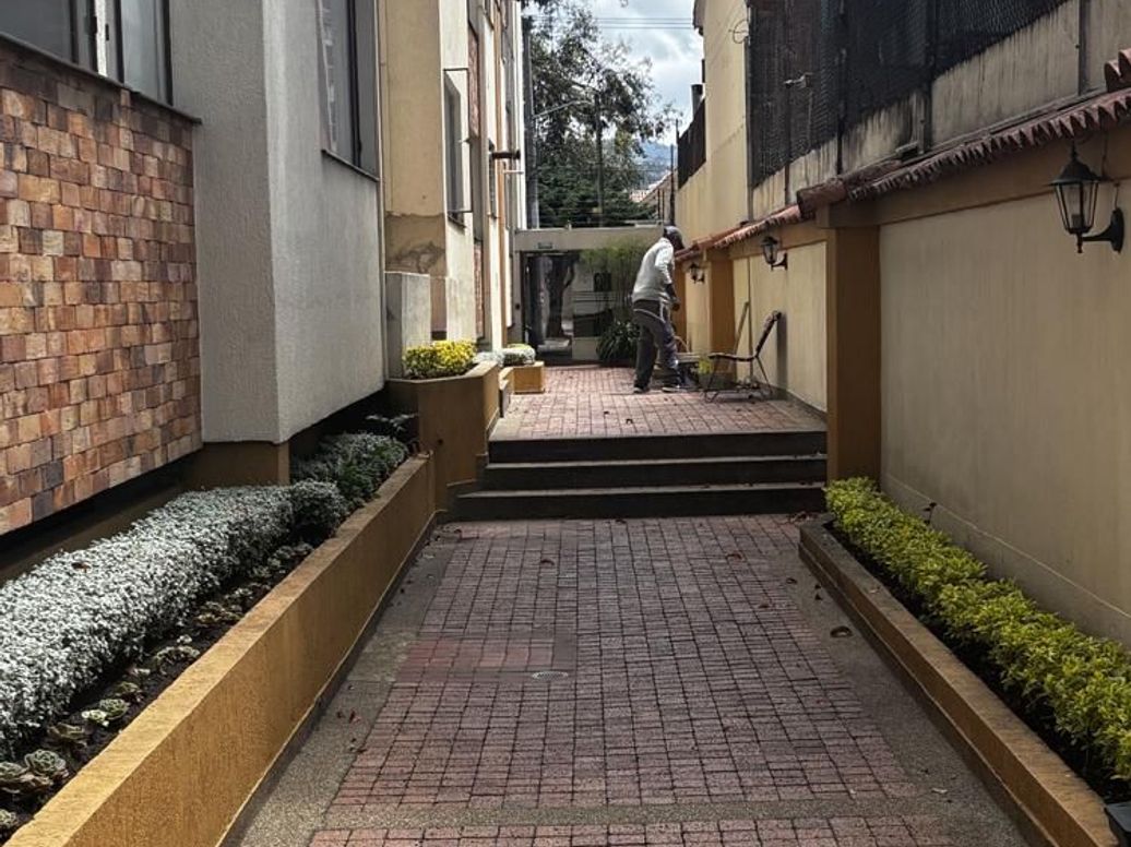 Apartamento de 3 alcobas en venta en Cedro Narvaez, Bogotá, 69 m² · foto 3 de 20
