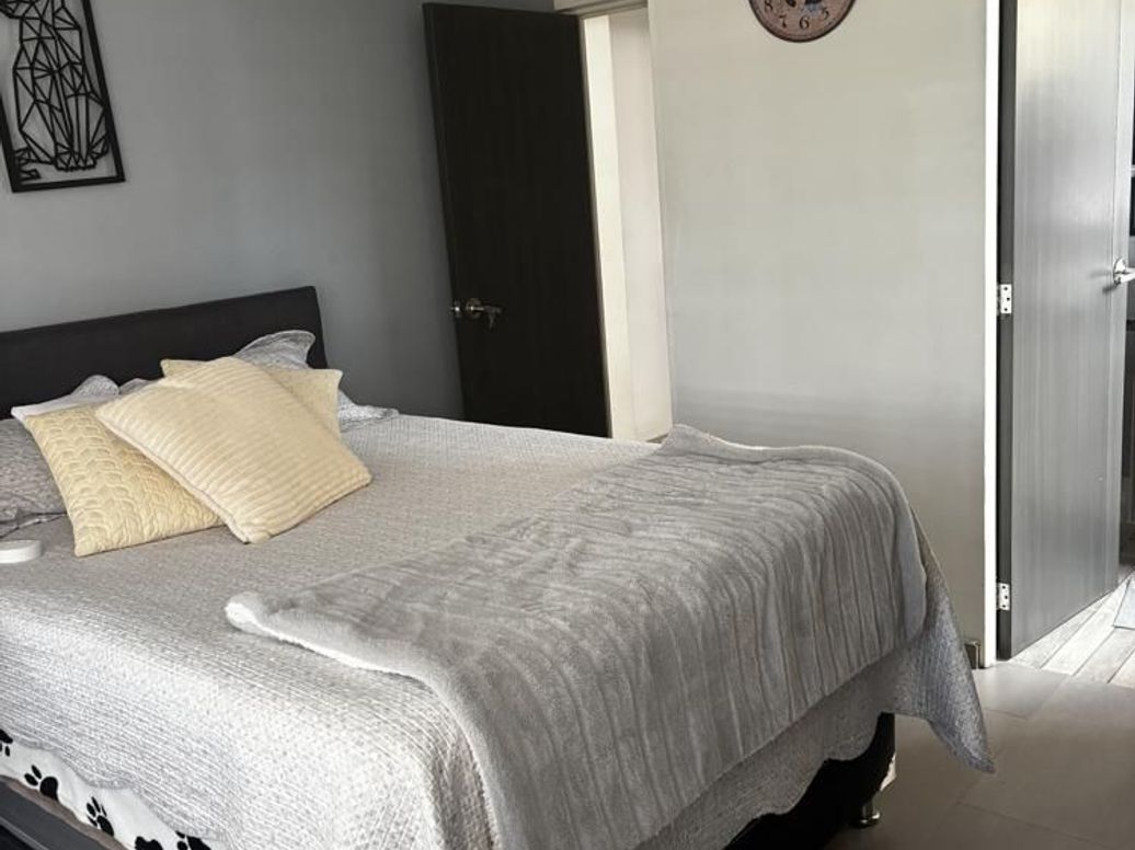 Apartamento de 3 alcobas en venta en Cedro Narvaez, Bogotá, 69 m² · foto 5 de 20