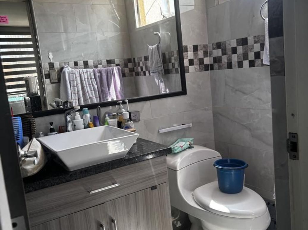 Apartamento de 3 alcobas en venta en Cedro Narvaez, Bogotá, 69 m² · foto 6 de 20