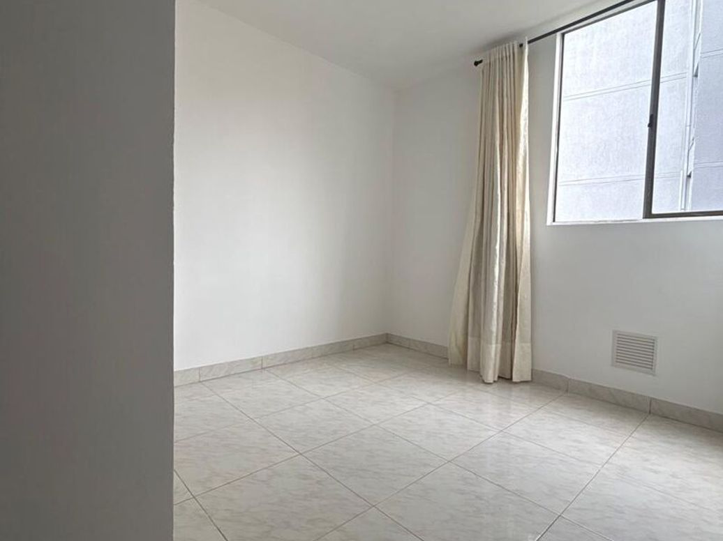 Apartamento de 3 alcobas en venta en San Antonio Nor - Occidental, Bogotá, 48 m² · foto 5 de 10