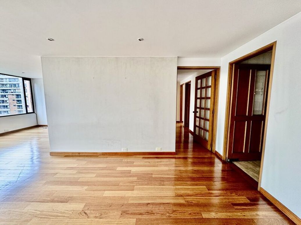 Apartamento de 3 alcobas en venta en Chico Norte Et. Ii, Bogotá, 114 m² · foto 2 de 18