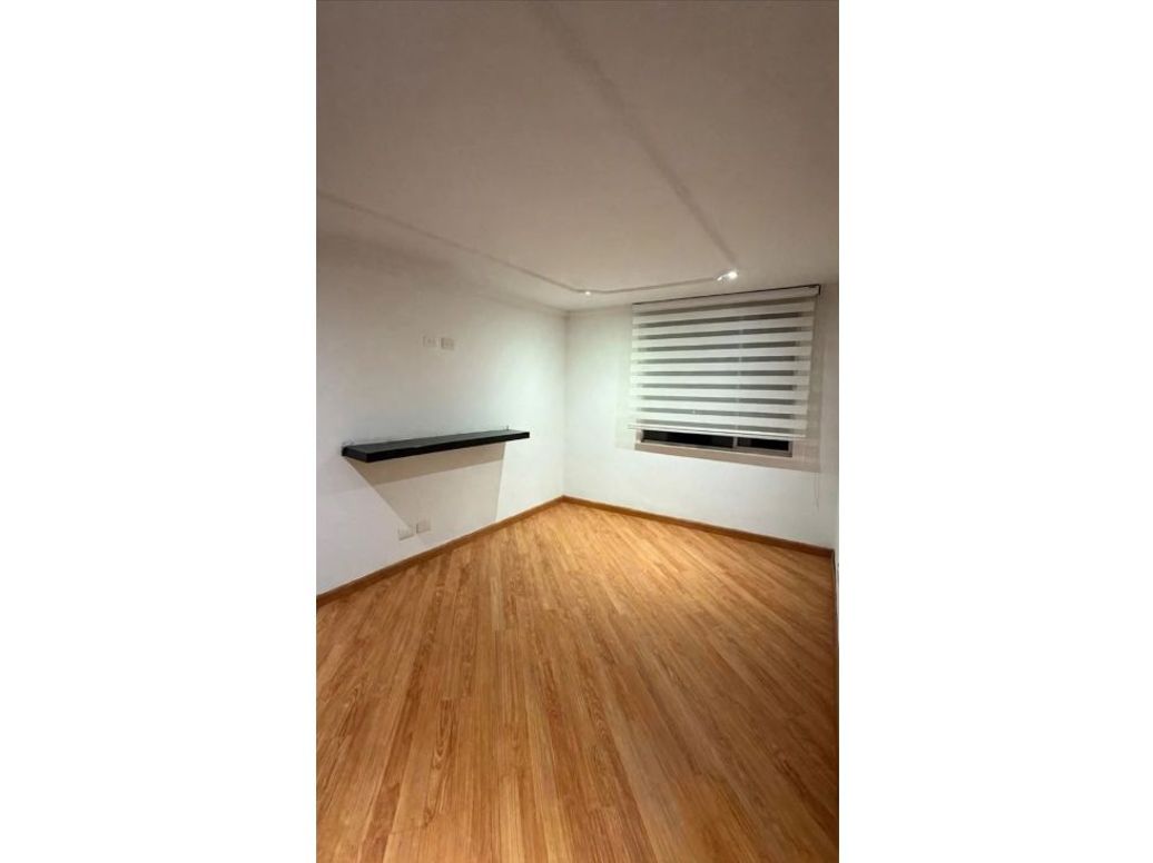 Apartamento de 3 alcobas en venta en Pontevedra, Bogotá, 105 m² · foto 5 de 13