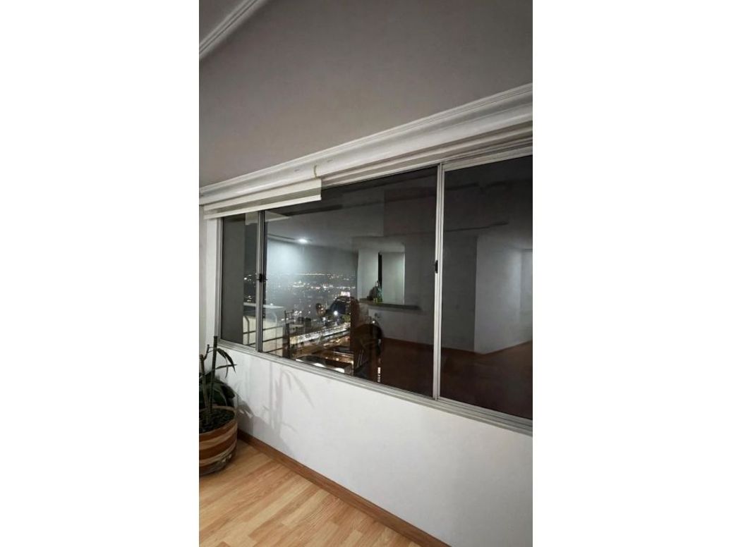 Apartamento de 3 alcobas en venta en Pontevedra, Bogotá, 105 m² · foto 7 de 13