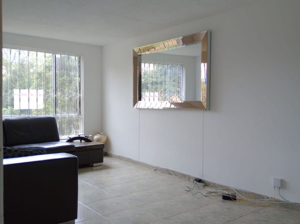 Apartamento de 3 alcobas en venta en El Triángulo, Bogotá, 60 m² · foto 3 de 8