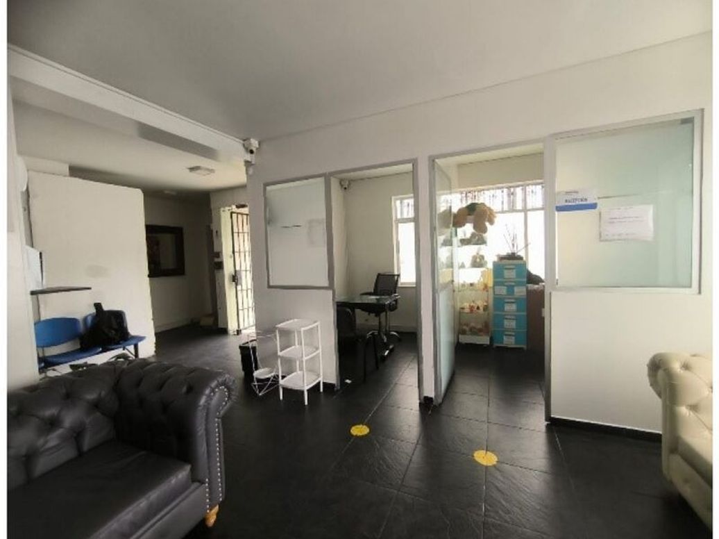 Casa de 11 alcobas en venta en Las Américas, Bogotá, 350 m² · foto 6 de 15