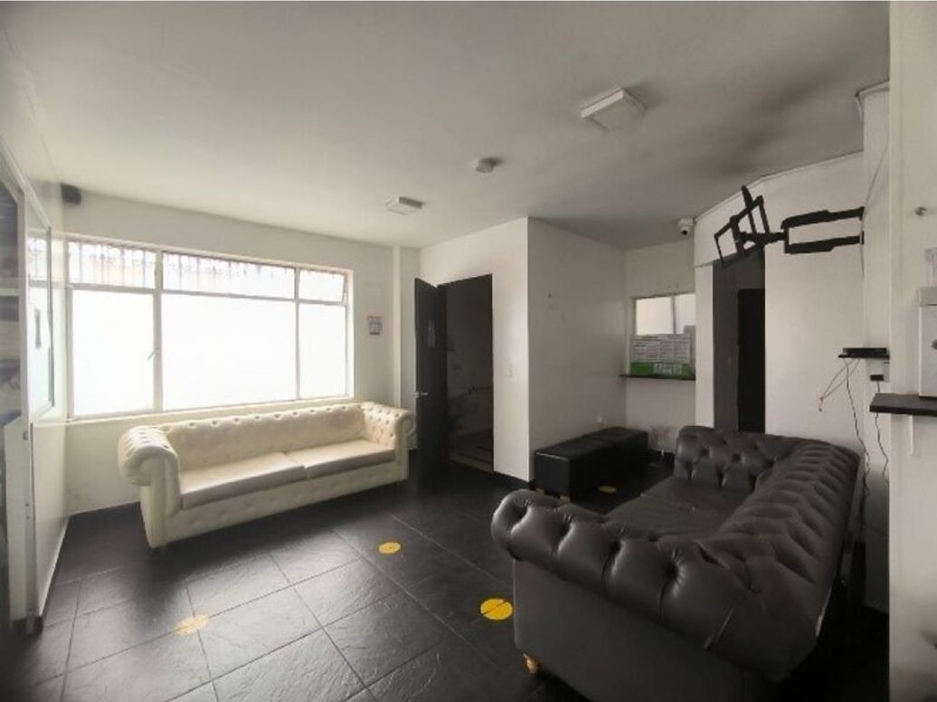 Casa de 11 alcobas en venta en Las Américas, Bogotá, 350 m² · foto 8 de 15