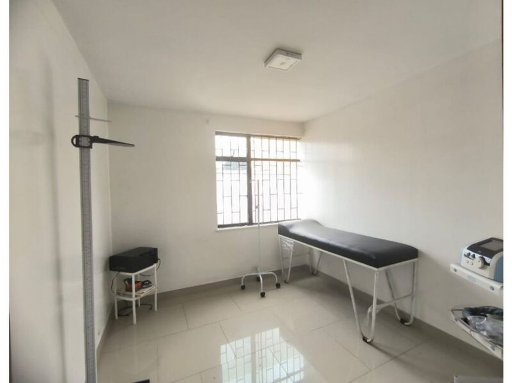 Casa de 11 alcobas en venta en Las Américas, Bogotá, 350 m² · foto 12 de 15