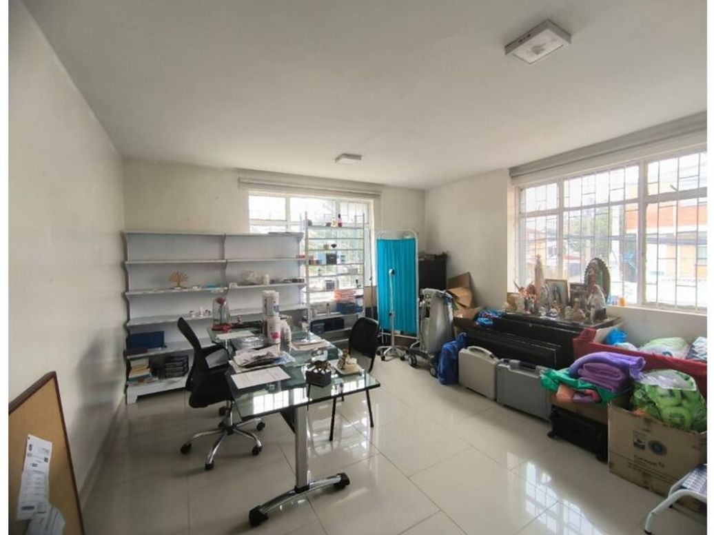 Casa de 11 alcobas en venta en Las Américas, Bogotá, 350 m² · foto 11 de 15