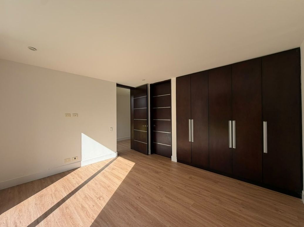 Casa de 5 alcobas en venta en Casa Blanca, Bogotá, 350 m² · foto 3 de 20