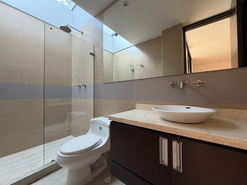 Casa de 5 alcobas en venta en Casa Blanca, Bogotá, 350 m² · foto 10 de 20