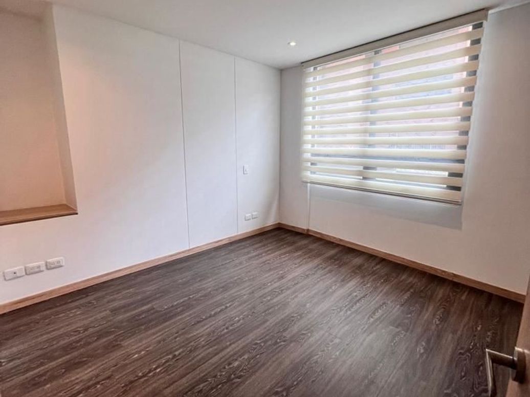 Apartamento de 2 alcobas en venta en Polo Club, Bogotá, 75 m² · foto 4 de 13