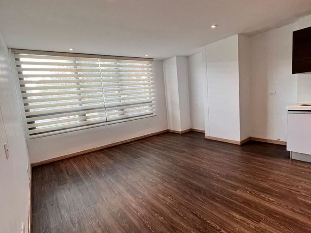 Apartamento de 2 alcobas en venta en Polo Club, Bogotá, 75 m² · foto 2 de 13