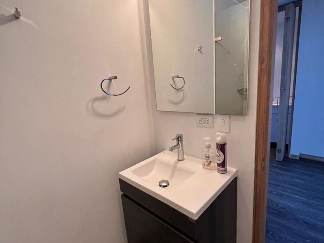 Apartamento de 2 alcobas en venta en Polo Club, Bogotá, 75 m² · foto 9 de 13