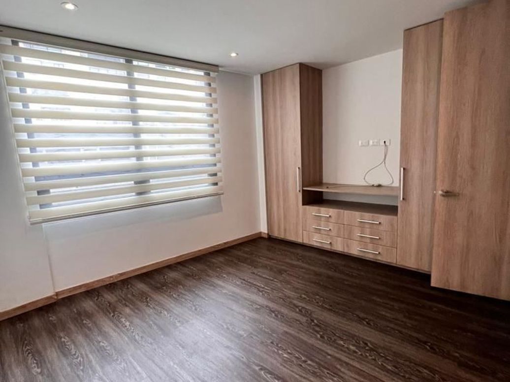 Apartamento de 2 alcobas en venta en Polo Club, Bogotá, 75 m² · foto 3 de 13