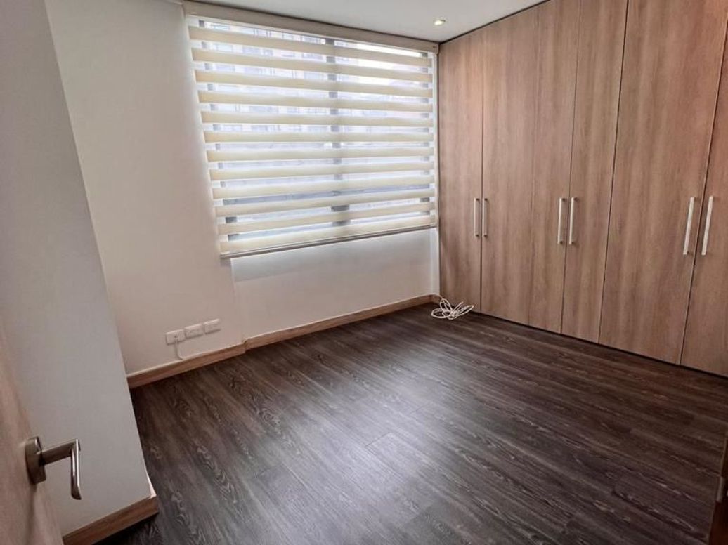Apartamento de 2 alcobas en venta en Polo Club, Bogotá, 75 m² · foto 5 de 13
