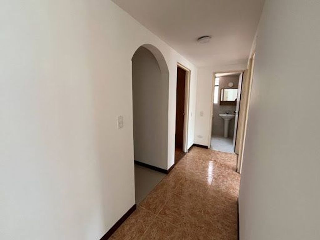 Apartamento de 3 alcobas en venta en Colina Campestre, Bogotá, 85 m² · foto 10 de 18