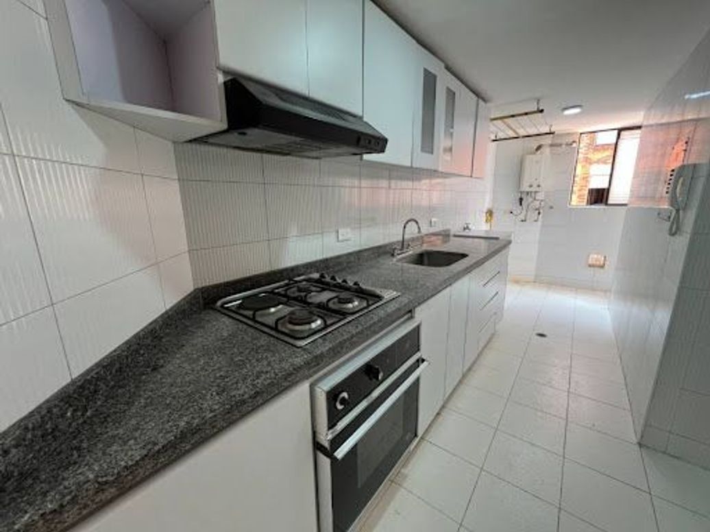 Apartamento de 3 alcobas en venta en Colina Campestre, Bogotá, 85 m² · foto 7 de 18