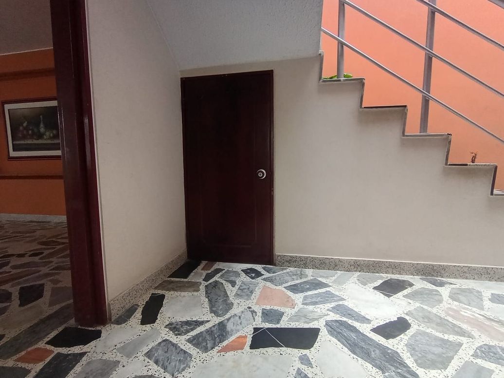 Casa de 6 alcobas en venta en Boita Et. I, Bogotá, 230 m² · foto 9 de 20
