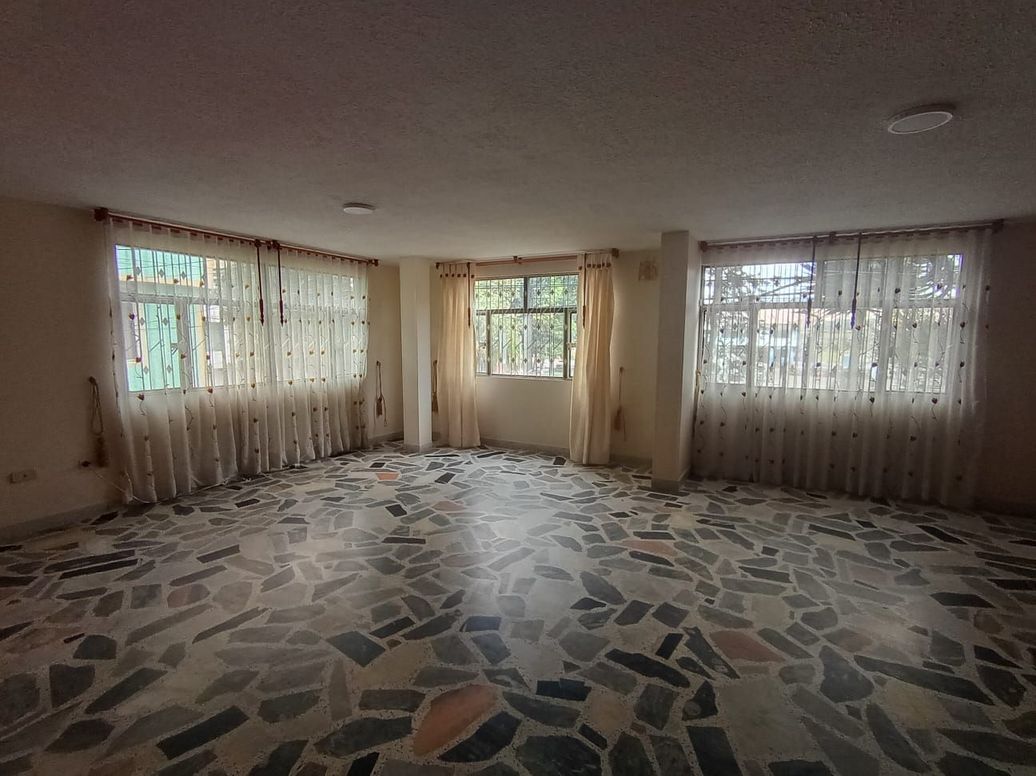 Casa de 6 alcobas en venta en Boita Et. I, Bogotá, 230 m² · foto 8 de 20