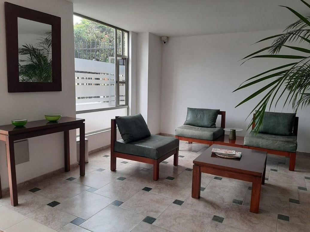 Apartamento de 4 alcobas en venta en El Contador, Bogotá, 130 m² · foto 2 de 20