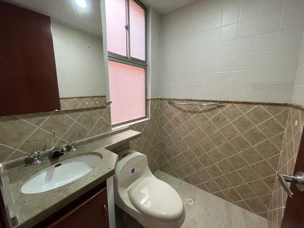 Apartamento de 4 alcobas en venta en El Contador, Bogotá, 130 m² · foto 8 de 20