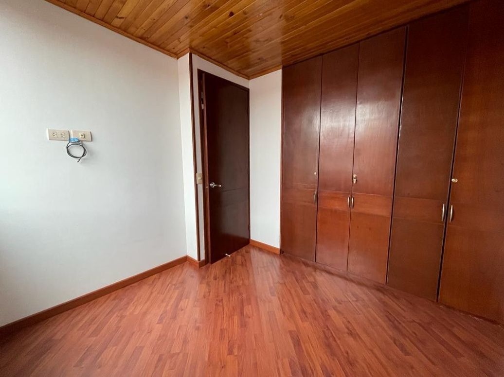 Apartamento de 4 alcobas en venta en El Contador, Bogotá, 130 m² · foto 11 de 20