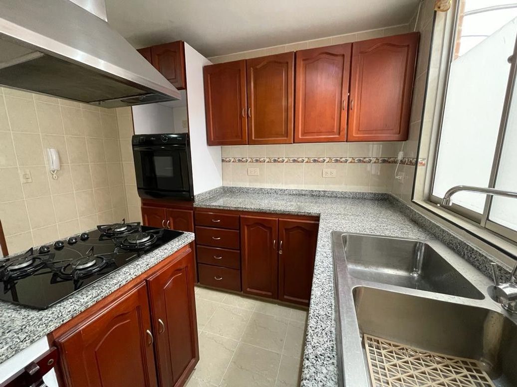 Apartamento de 4 alcobas en venta en El Contador, Bogotá, 130 m² · foto 18 de 20