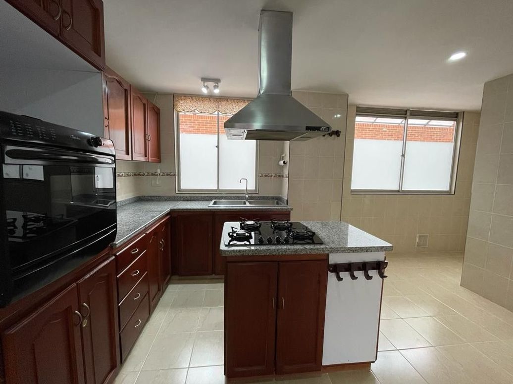 Apartamento de 4 alcobas en venta en El Contador, Bogotá, 130 m² · foto 19 de 20