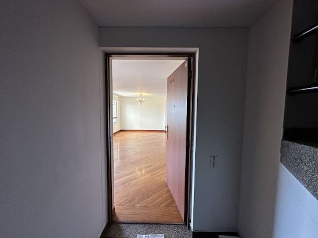 Apartamento de 3 alcobas en venta en Colina Campestre, Bogotá, 102 m² · foto 2 de 18
