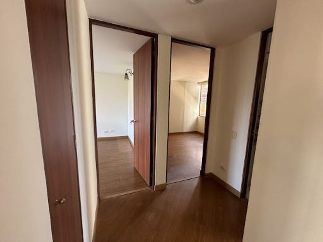Apartamento de 3 alcobas en venta en Colina Campestre, Bogotá, 102 m² · foto 10 de 18
