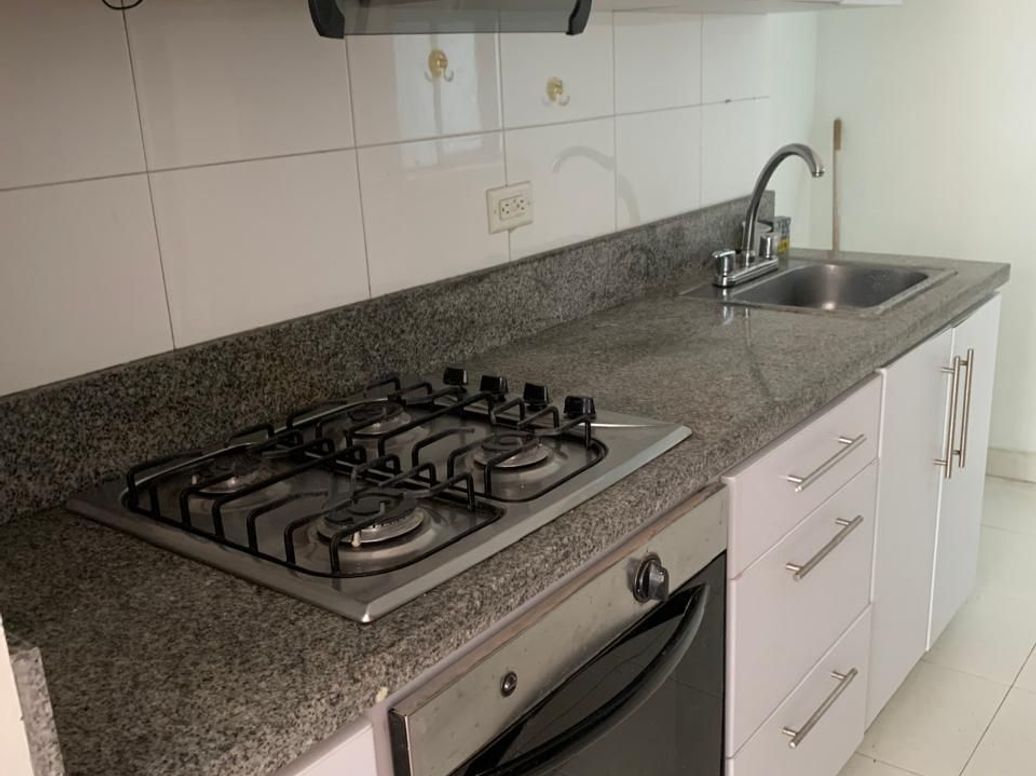 Apartamento de 3 alcobas en arriendo en El Plan, Bogotá, 78 m² · foto 3 de 10