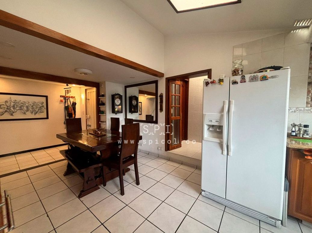 Apartamento de 4 alcobas en venta en Gran América, Bogotá, 150 m² · foto 3 de 18