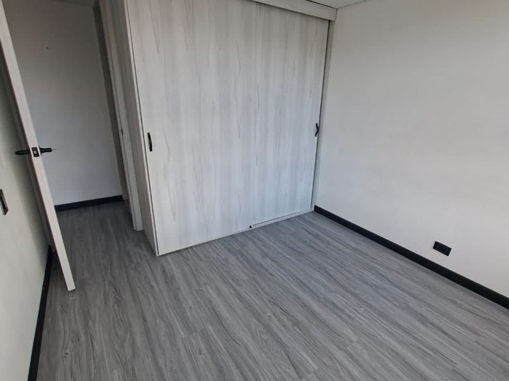 Apartaestudio en venta en El Redil, Bogotá, 35 m² · foto 8 de 19