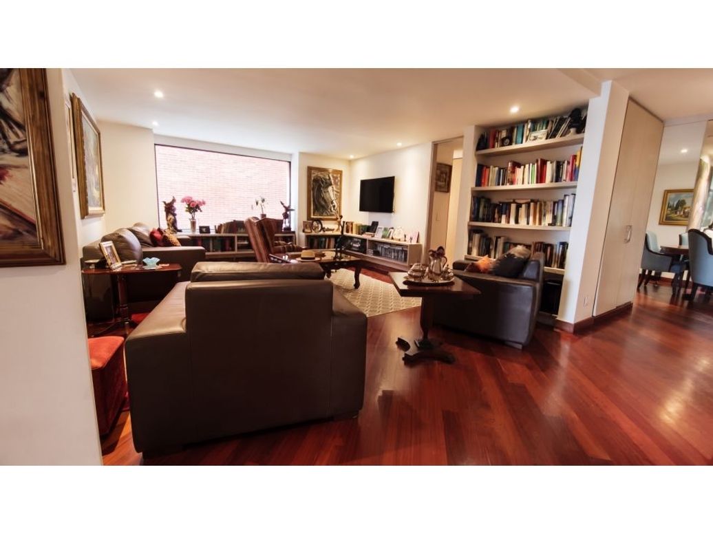 Apartamento de 3 alcobas en venta en Chicó Alto, Bogotá, 467 m² · foto 17 de 20