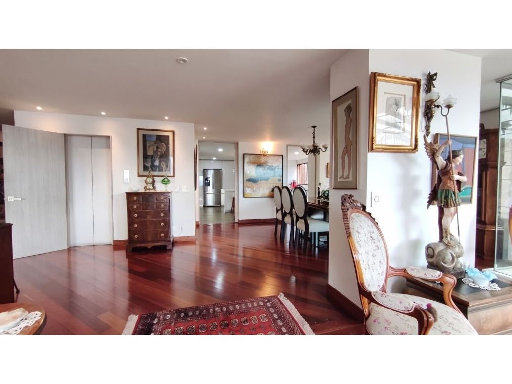 Apartamento de 3 alcobas en venta en Chicó Alto, Bogotá, 467 m² · foto 9 de 20