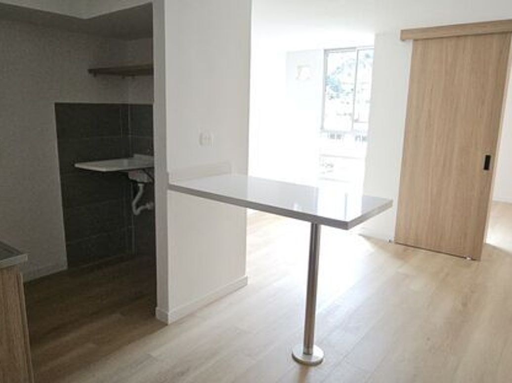 Apartamento de 1 alcoba en venta en San Antonio Norte, Bogotá, 26 m² · foto 2 de 19