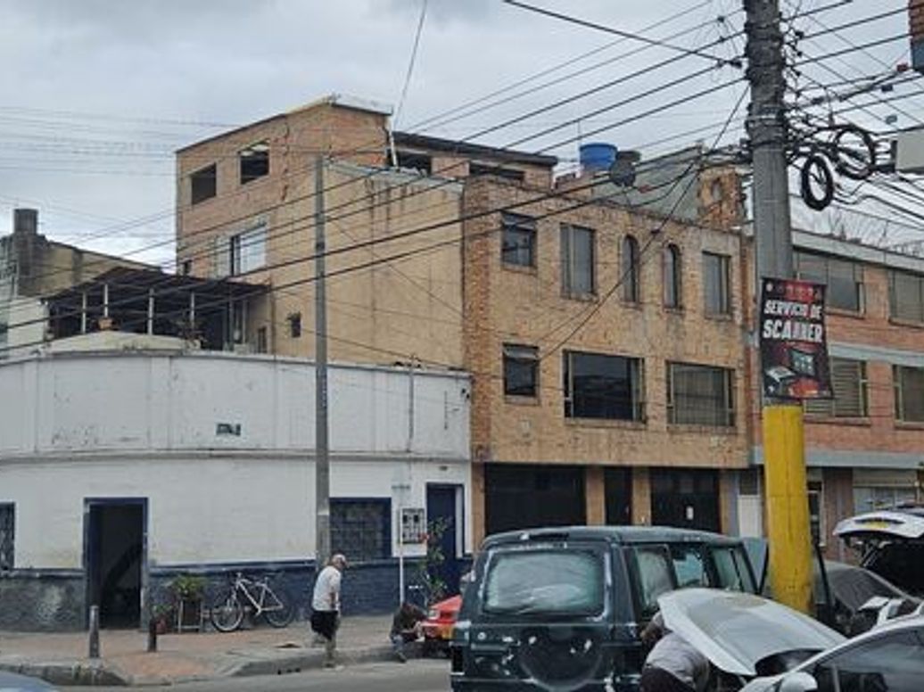 Casa de 4 alcobas en venta en Siete De Agosto, Bogotá, 94 m² · foto 2 de 19
