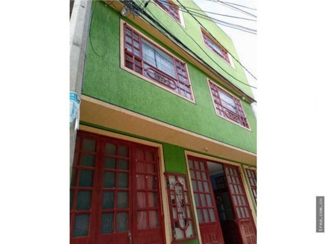 Casa de 10 alcobas en venta en Gran Britalia Et. I, Bogotá, 373 m² · foto 2 de 19