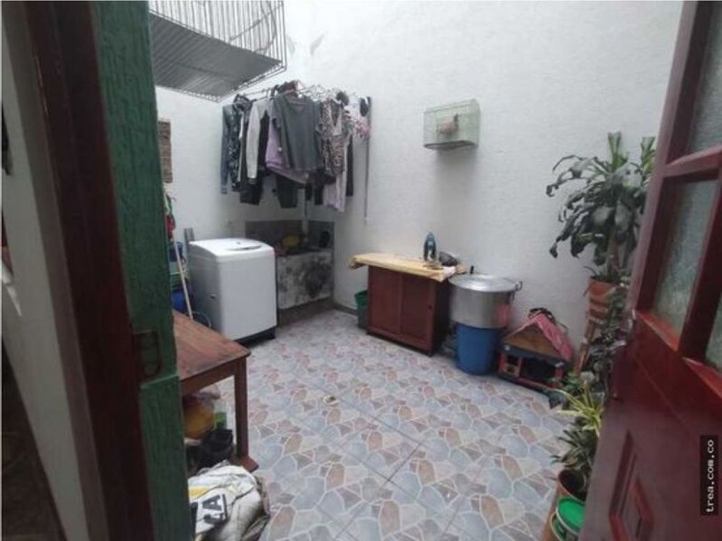 Casa de 10 alcobas en venta en Gran Britalia Et. I, Bogotá, 373 m² · foto 9 de 19