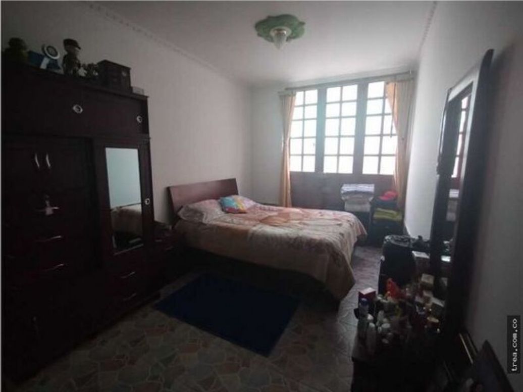 Casa de 10 alcobas en venta en Gran Britalia Et. I, Bogotá, 373 m² · foto 14 de 19